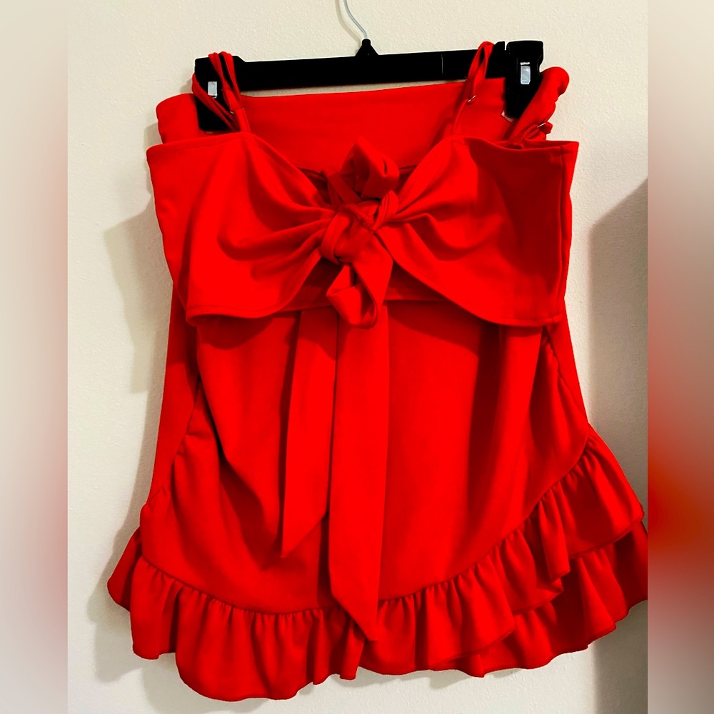 Red two piece skirt set 💃🏽
